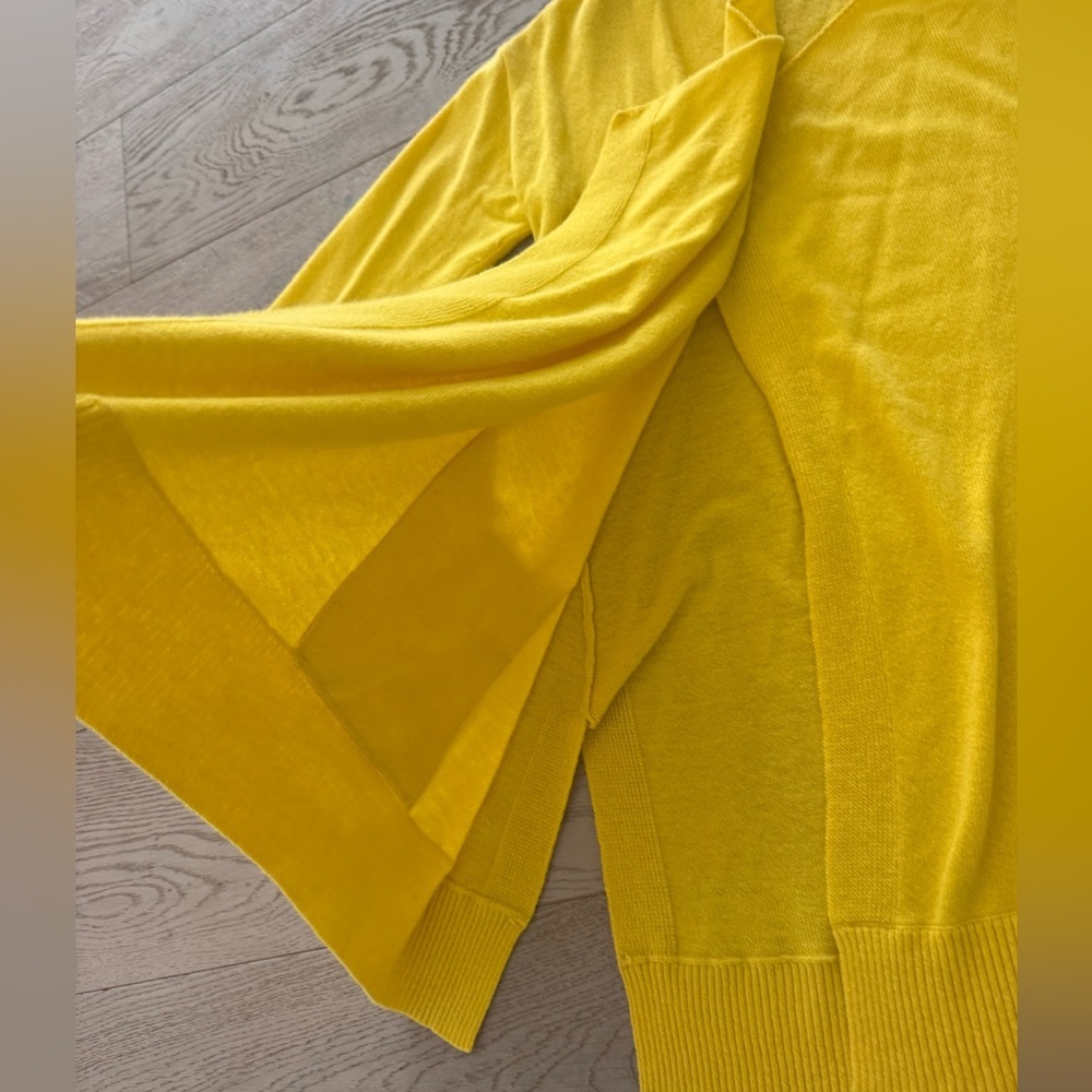 Diane Von Furstenburg Bright yellow wool blend cardigan sweater size M - Picture 8 of 11